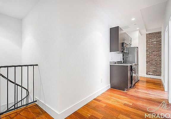 4th image of 636 E 11th St APT 1H