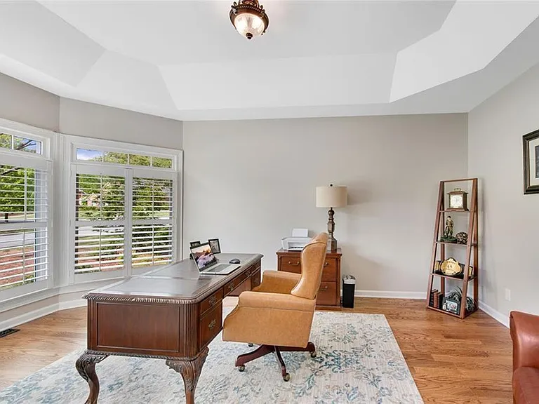 6070 Poplar Spring Dr — Photo 2