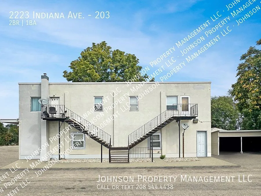 2223 S Indiana Ave #203