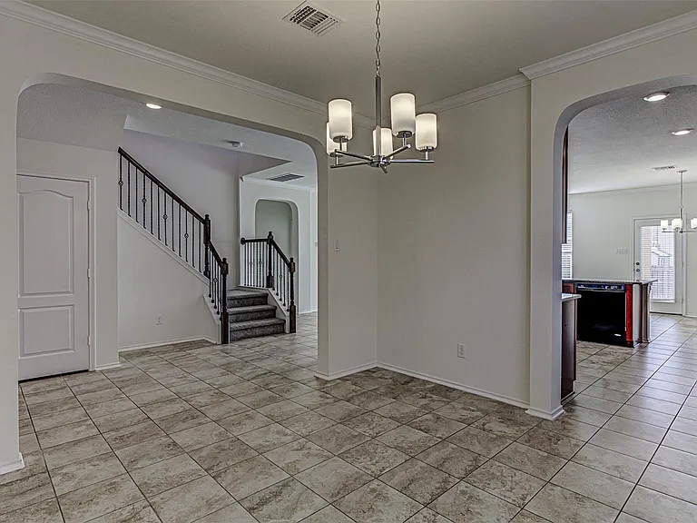 339 Alamosa Dr — Photo 8