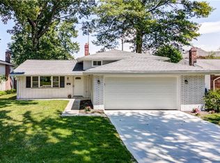 3415 Tree Ln, North Olmsted, OH 44070