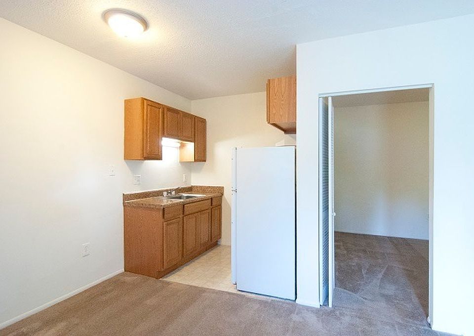 2nd image of 1600 NW 4th Ave APT 4