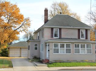 812 N 4th St, Dekalb, IL 60115