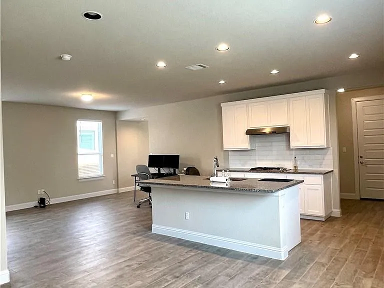 148 Riverhill Dr — Photo 9