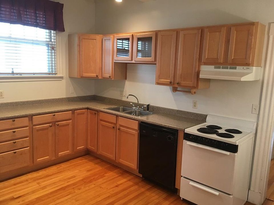 1st image of 94 Essex St