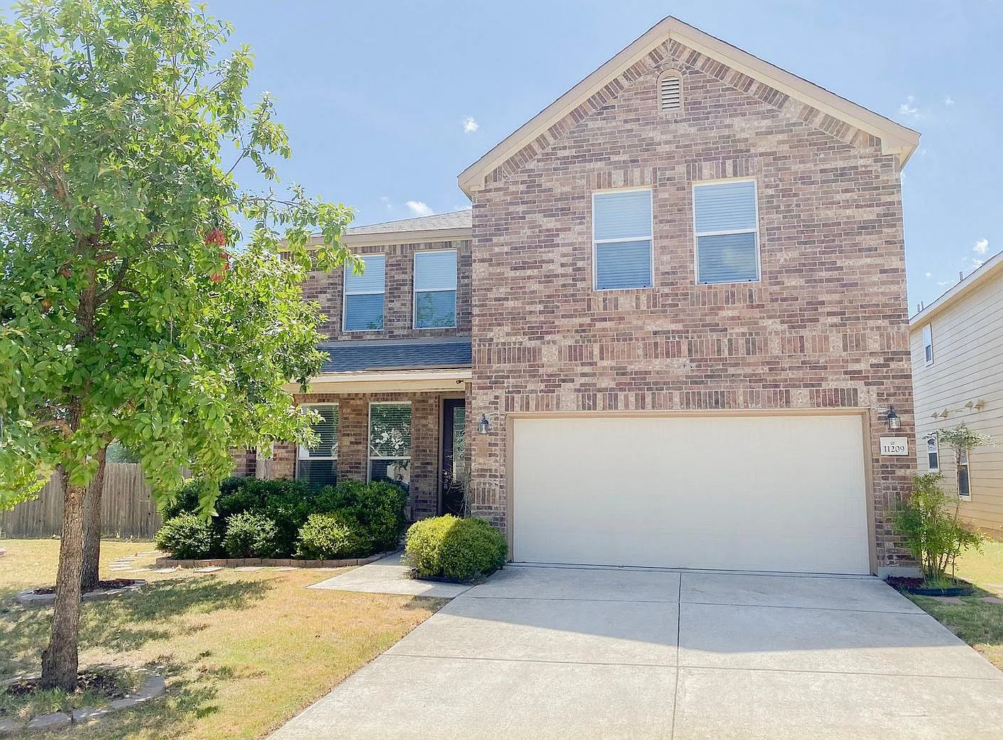4 bed, 2781 sqft, $2,450 — Photo 1