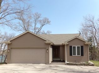 W303S10550 Sandy Beach Rd, Mukwonago, WI 53149