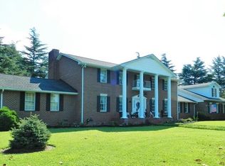 6573 Powhatan Dr, Hayes, VA 23072
