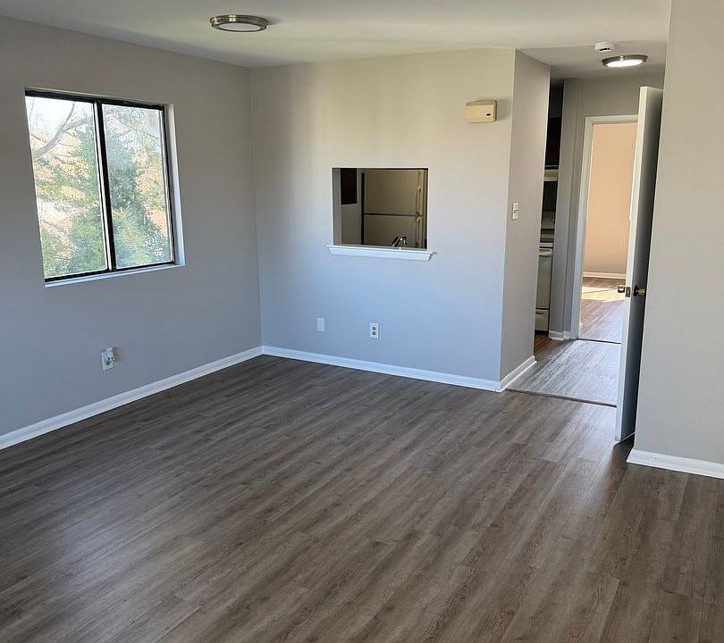 1st image of 610 Noahs Lndg #312