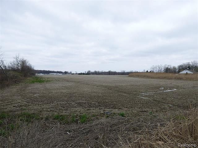 2nd image of 26 Mile Rd