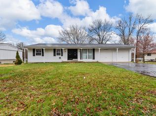 1123 Burgundy Ln, Ballwin, MO