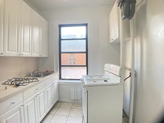 Rented by Bohemia Realty Group | media 9