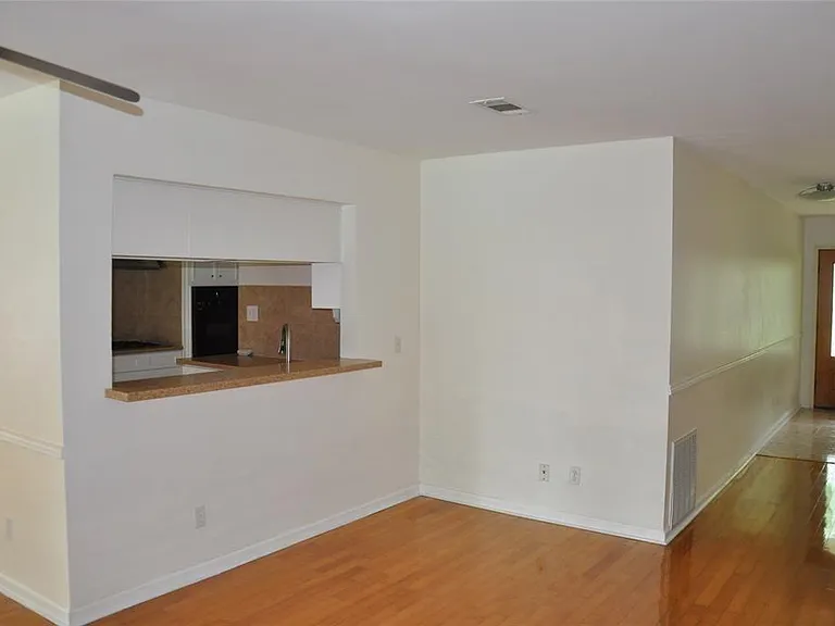 5519 Caversham Dr — Photo 8