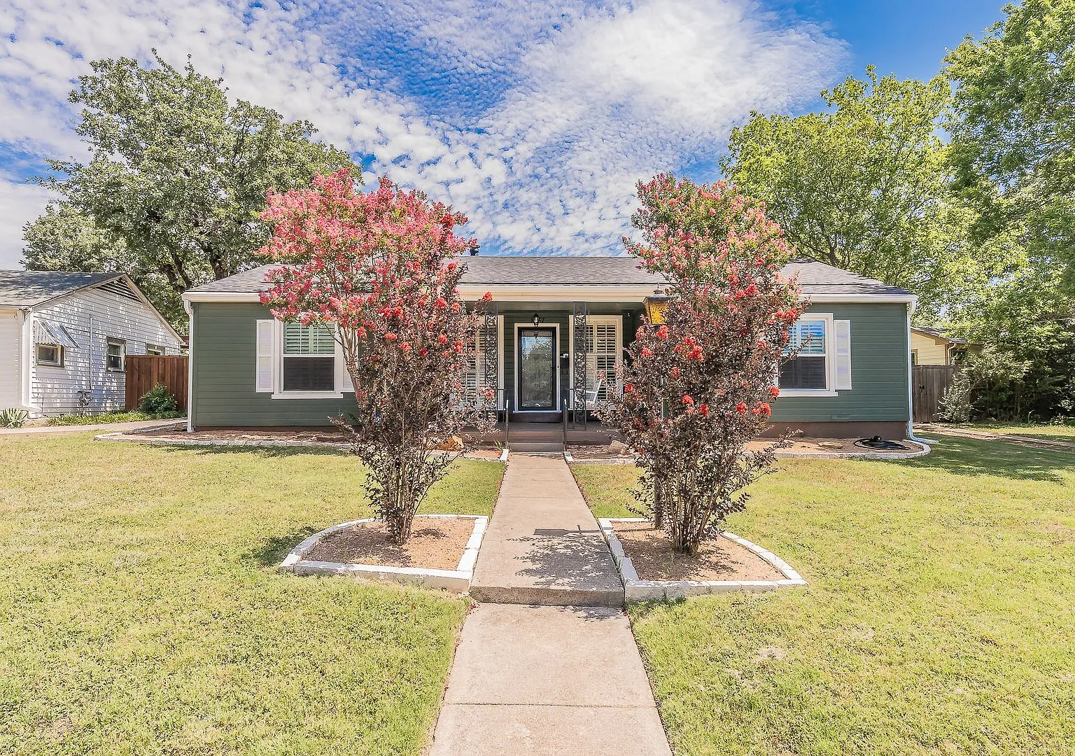 Charming 3BR/2BA Retreat: 2 Mi to the Forth Worth Stockyards — Photo 1