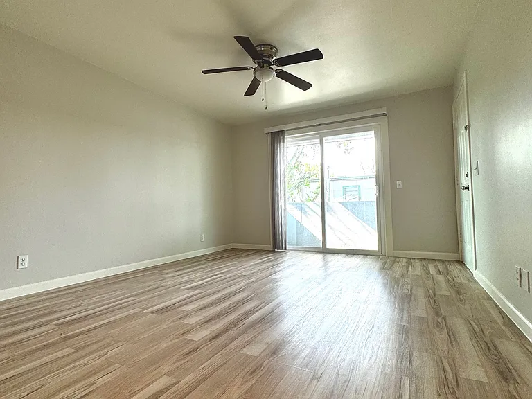 Mockingbird Apartments — Photo 10