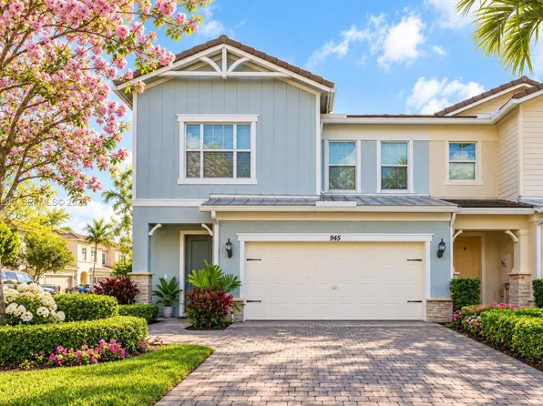 945 Banyan Dr, Hollywood, FL 33021