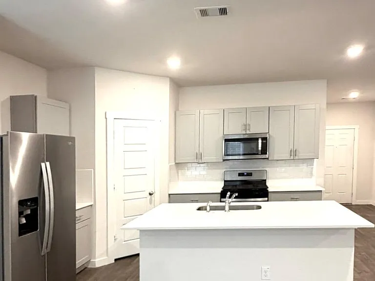 629 Jane Long Dr — Photo 2