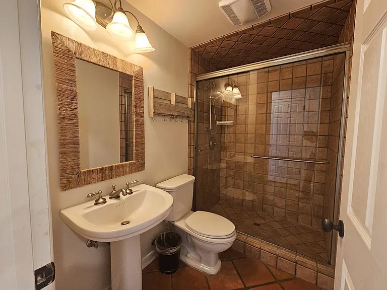 22530 Rolling Meadows Dr — Photo 39