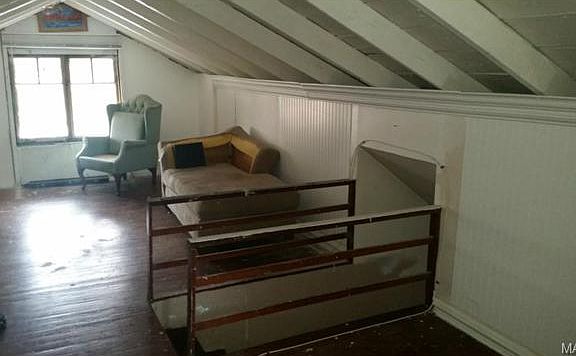 5th image of 409 Christian Ave