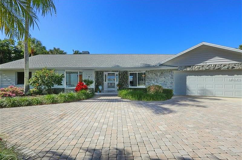 1st image of 1725 Melody Ln