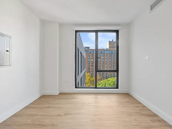 300 West 136th Street image 5 of 17