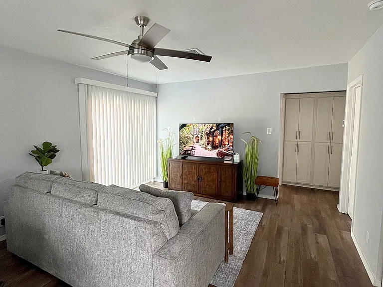 102 Walnut Ct — Photo 4