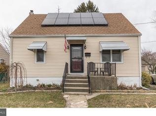 613 Jackson Ave, Magnolia, NJ 08049