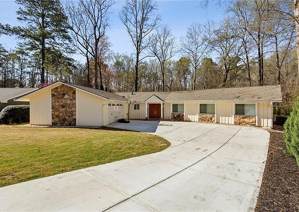 1st image of 331 Ridgewater Dr