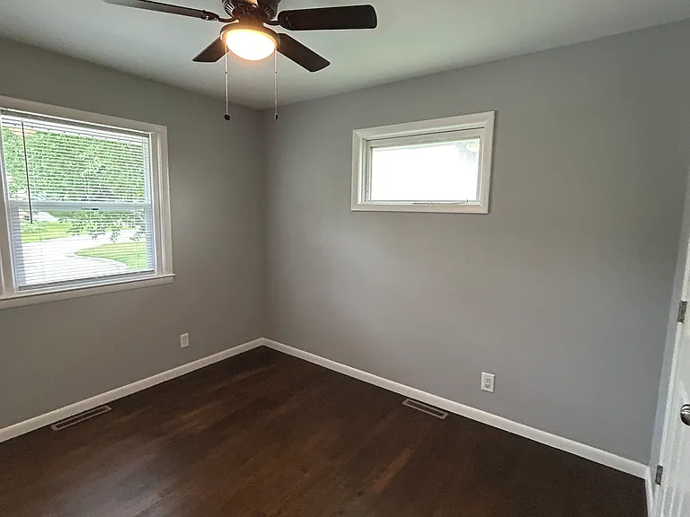 3213 S Jeffrey Cir — Photo 11