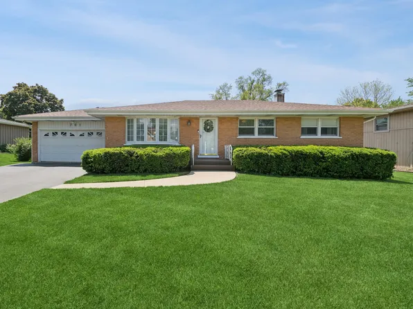 701 E Turner Ave, Roselle, IL 60172