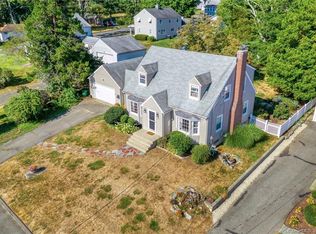 501 Bridgeview Pl, Stratford, CT 06614