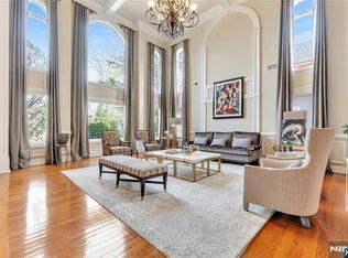 1115 Briar Way, Fort Lee, NJ 07024