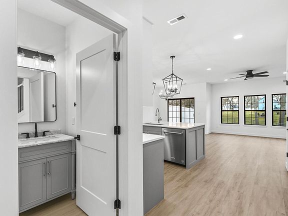 3rd image of 317 Maple Street