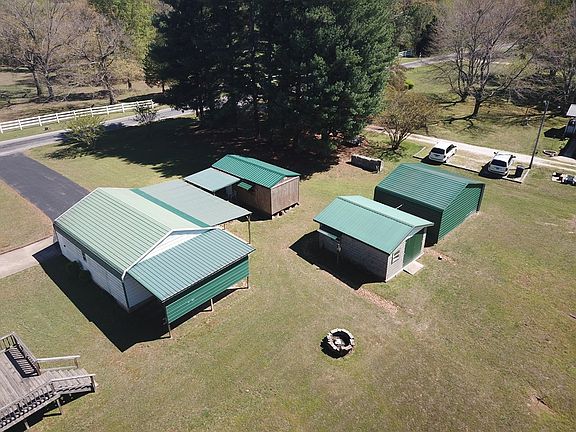 2nd image of 905 Forsythe Rd