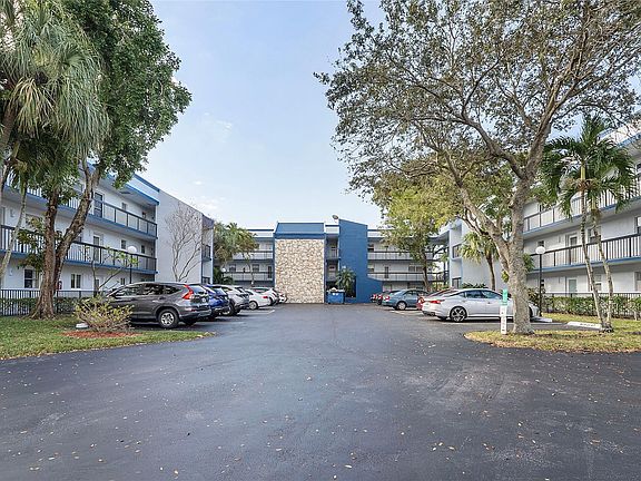 3rd image of 3130 W Holiday Springs Boulevard #201
