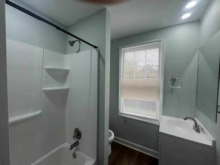 2774 McKann Ave — Photo 8