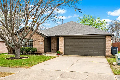 1011 Ridgecrest Dr Photo 1