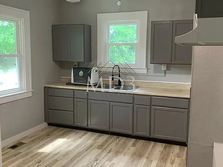 45 Beacon Ave — Photo 16
