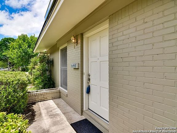 4th image of 253 Wellesley Blvd