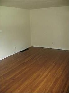 4th image of 3399 Seabrook Ave