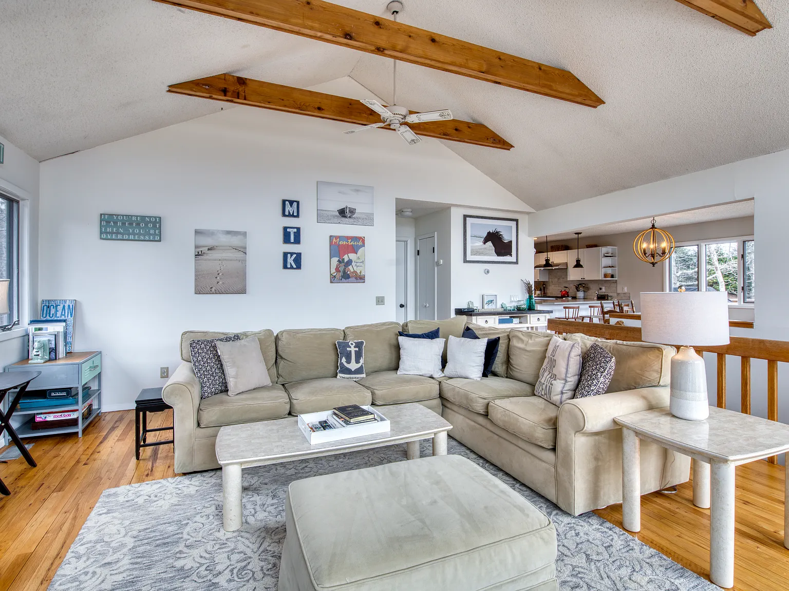 Modern Upside-Down Montauk Retreat Close to the Ocean and Town — Photo 2