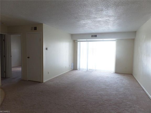 2nd image of 1315 S Lake Wilmer Dr
