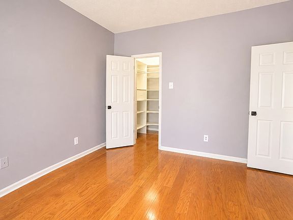 4th image of 3684 High Point Dr #3684