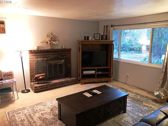 4th image of 2511 SE Evergreen St