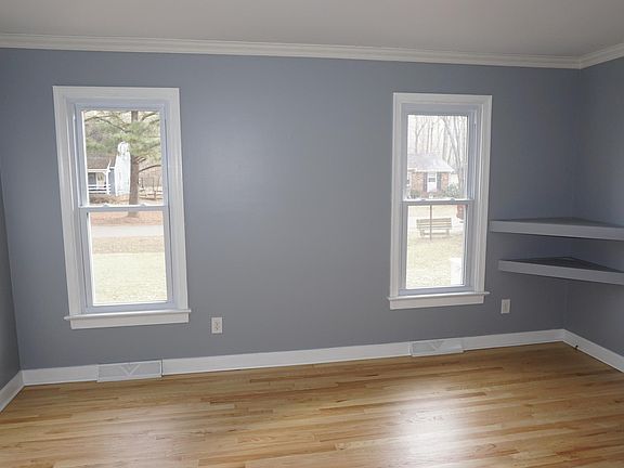 Living Room built-in shelving