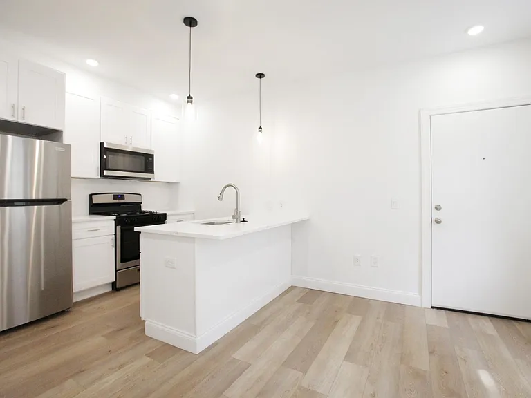 3619 Powelton Ave #2R — Photo 1