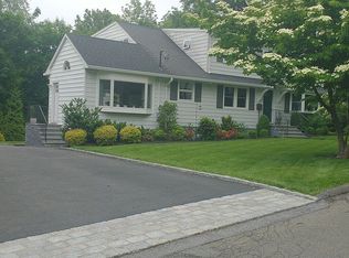 1 Pheasant Run, Larchmont, NY 10538