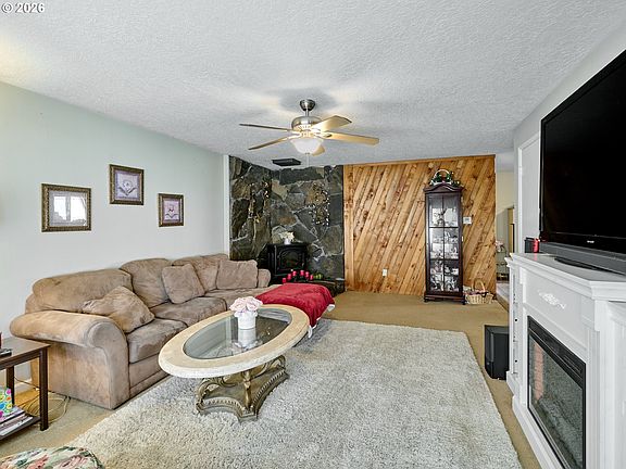 4th image of 4615 SE Roethe Rd