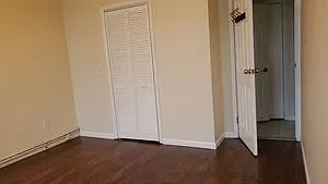 2405 Clarendon Road — Photo 3