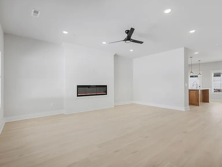 348 S Walnut Ave — Photo 11